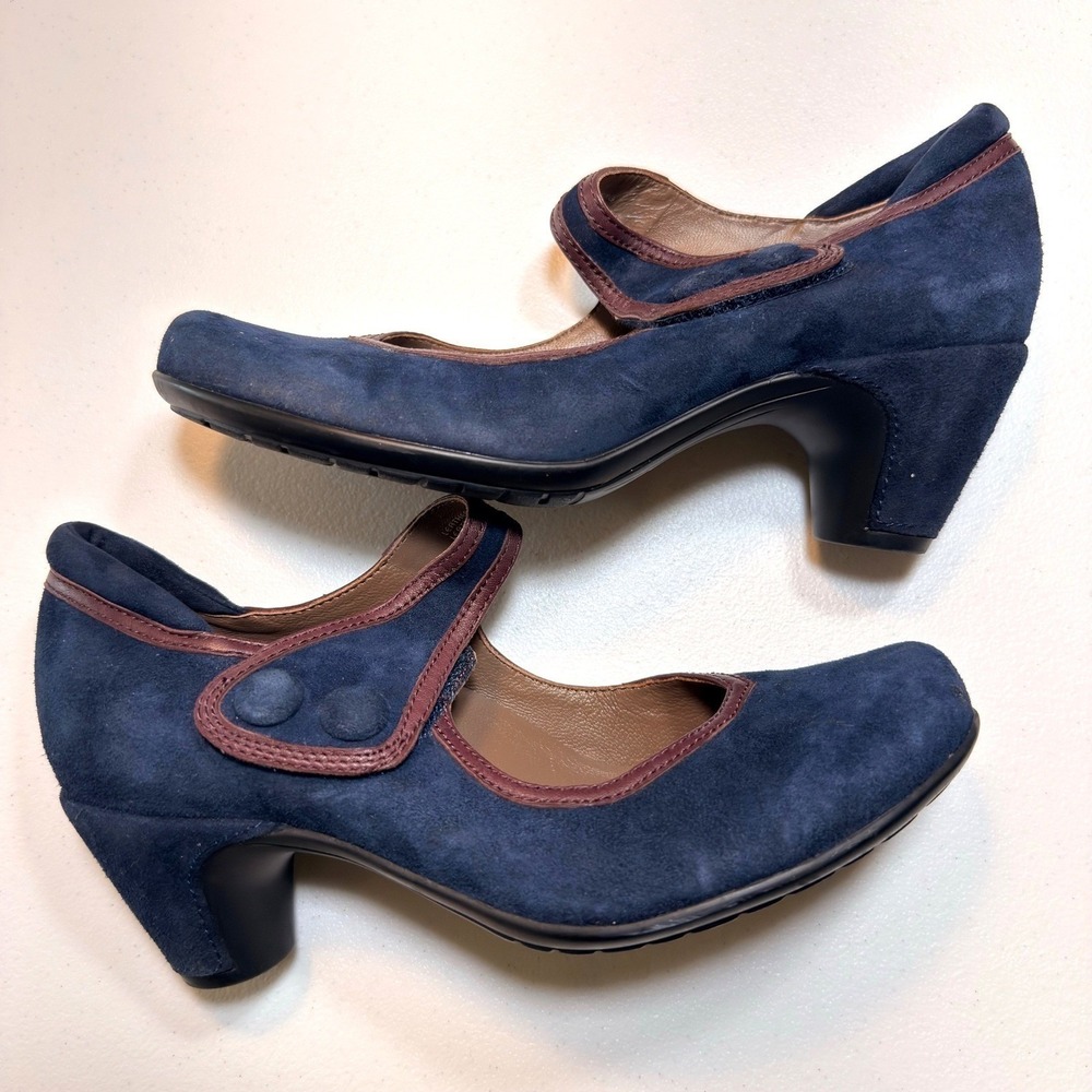 Earthies Navy Suede Mary Jane Comfort Heels Women's Size 7.5 - Picture 3 of 14